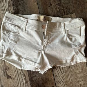 Size 7. White Hollister shorts